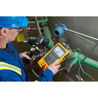 Fluke 754 Documenting Process Calibrator display and keypad