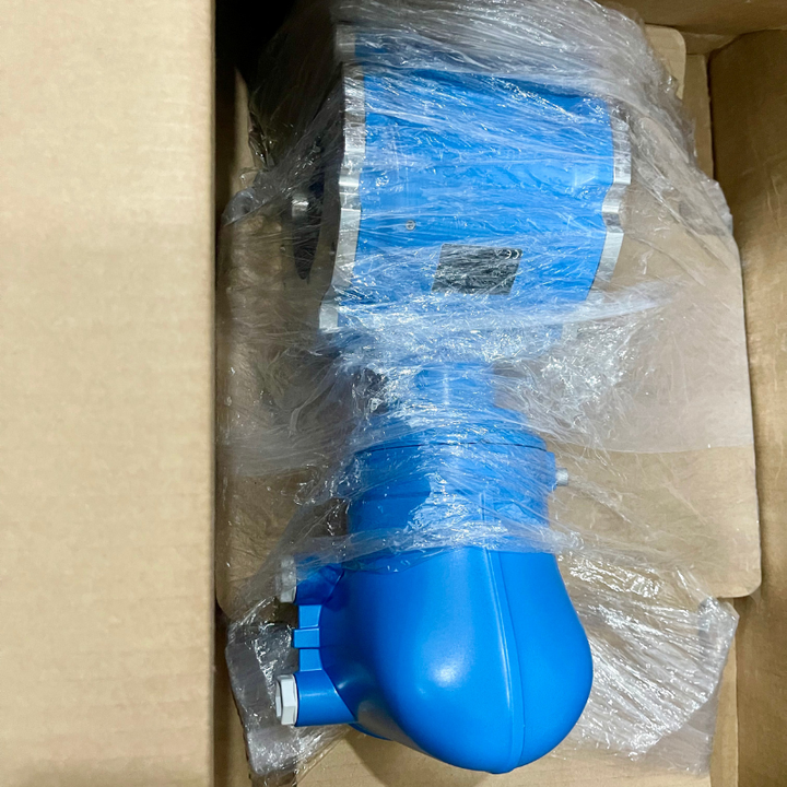 Endress Hauser Promag D 10 flowmeter angled view