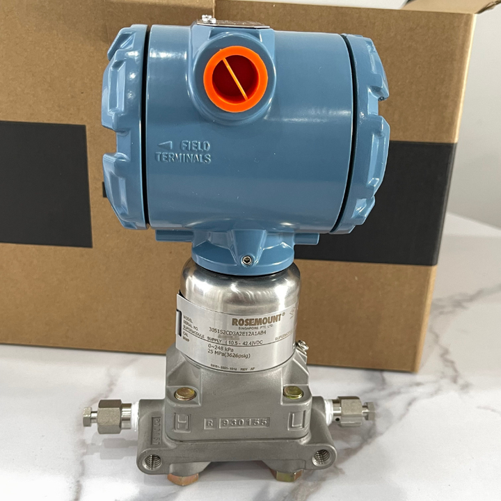 Rosemount 3144S temperature transmitter side view industrial device